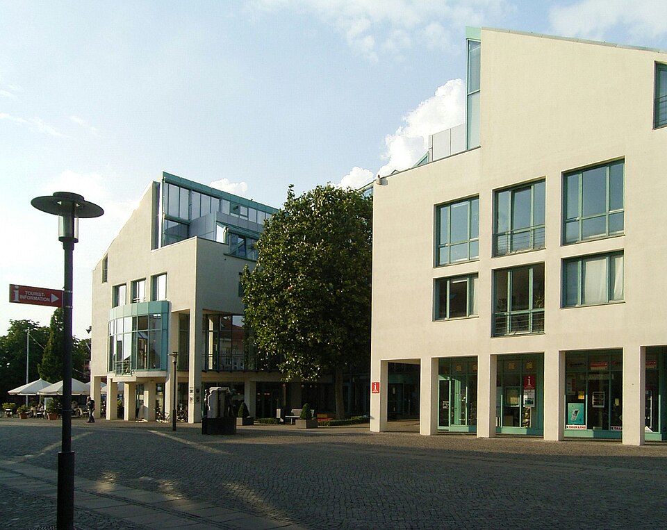 Fenster-Fachbetriebe in Achim: Rathaus
