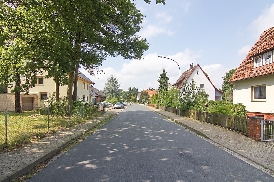 Schulstraße in Adelheidsdorf – Fenster-Gurus vermittelt Fachbetriebe in Adelheidsdorf