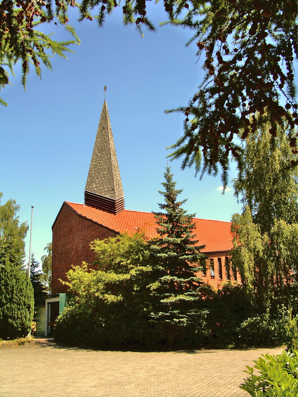 Fenster-Fachbetriebe in Adendorf: Kirche – Foto: Kirchenfan Fenster-Fachbetriebe in Adendorf: Kirche