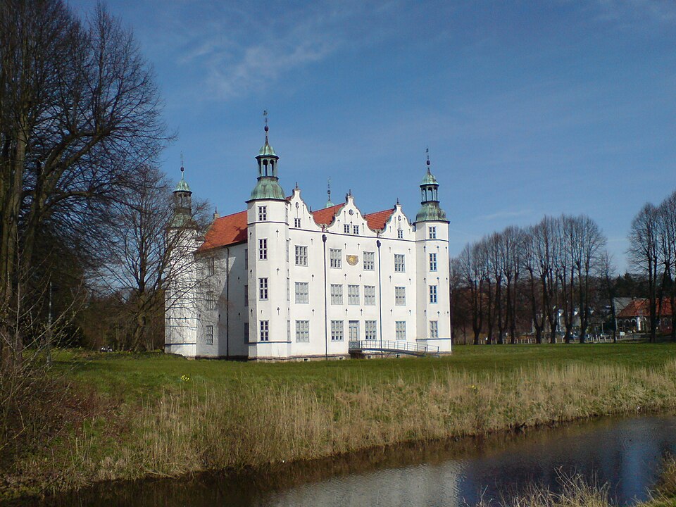 Fenster-Fachbetriebe in Ahrensburg: Schloss