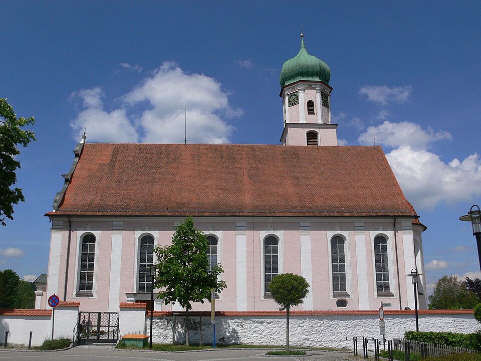 Fenster-Gurus in Aitrach – Pfarrkirche (Foto: Andreas Praefcke) Pfarrkirche in Aitrach – Fenster-Gurus vermittelt Fachbetriebe in Aitrach