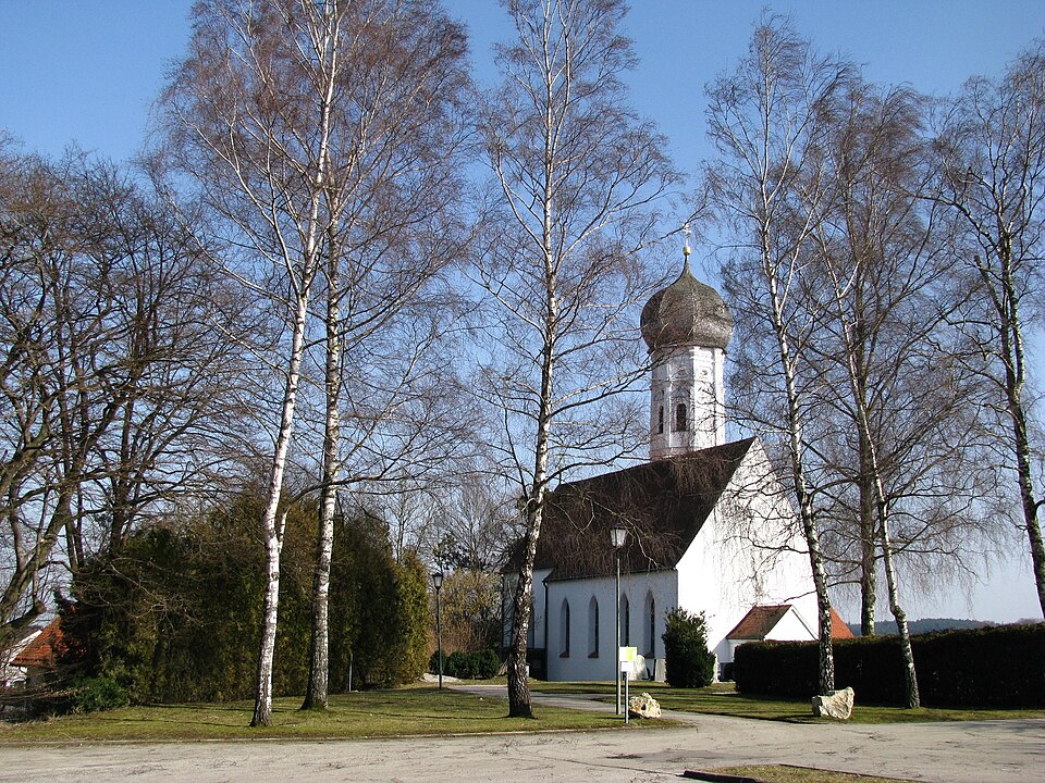Fenster-Gurus in Alling – Pfarrkirche (Foto: Gras-Ober) Pfarrkirche in Alling – Fenster-Gurus vermittelt Fachbetriebe in Alling