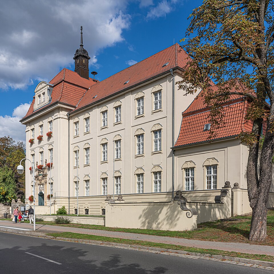 Fenster-Fachbetriebe in Altlandsberg: Rathaus