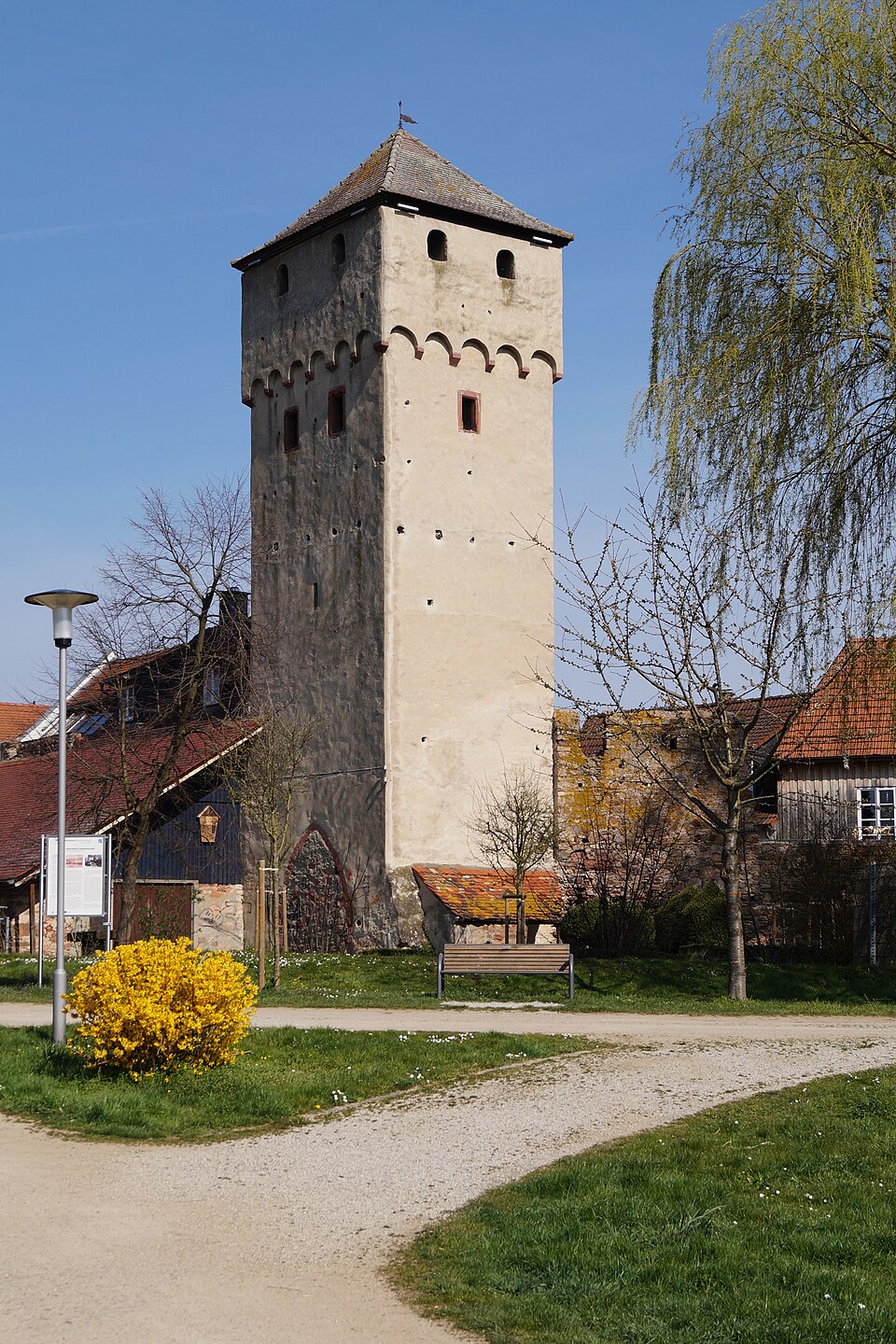 Fenster-Fachbetriebe in Babenhausen: Hexenturm