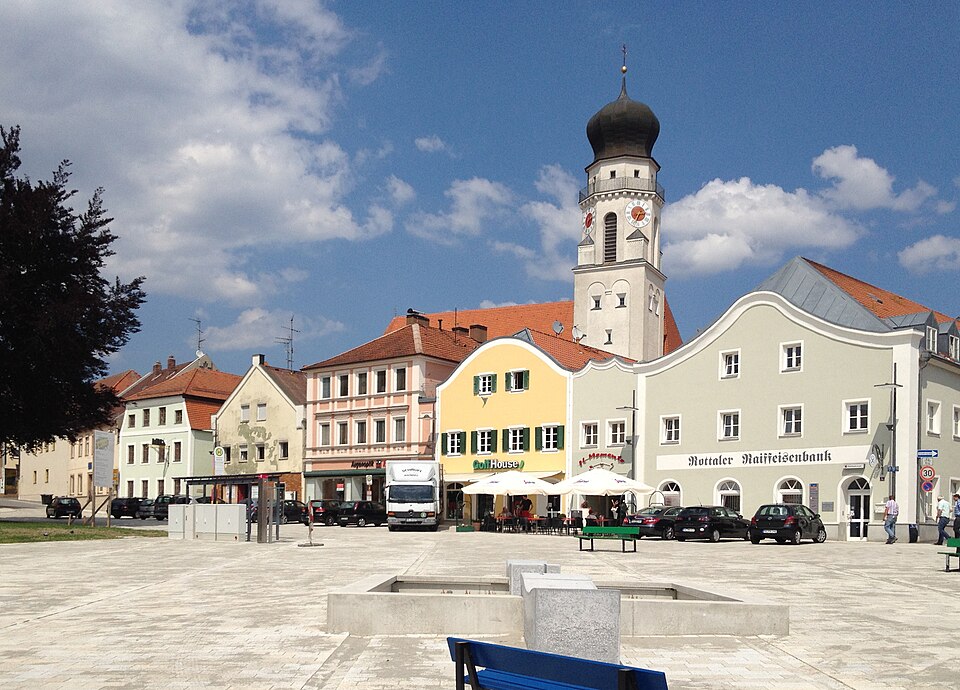 Fenster-Fachbetriebe in Bad Griesbach: Stadtplatz – Foto: Aconcagua Fenster-Fachbetriebe in Bad Griesbach: Stadtplatz