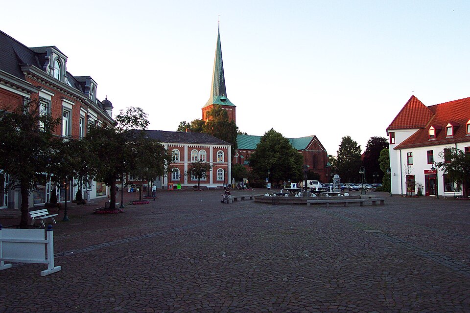 Fenster-Fachbetriebe in Bad Segeberg: Marktplatz – Foto: Wikimedia-Autor Fenster-Fachbetriebe in Bad Segeberg: Marktplatz