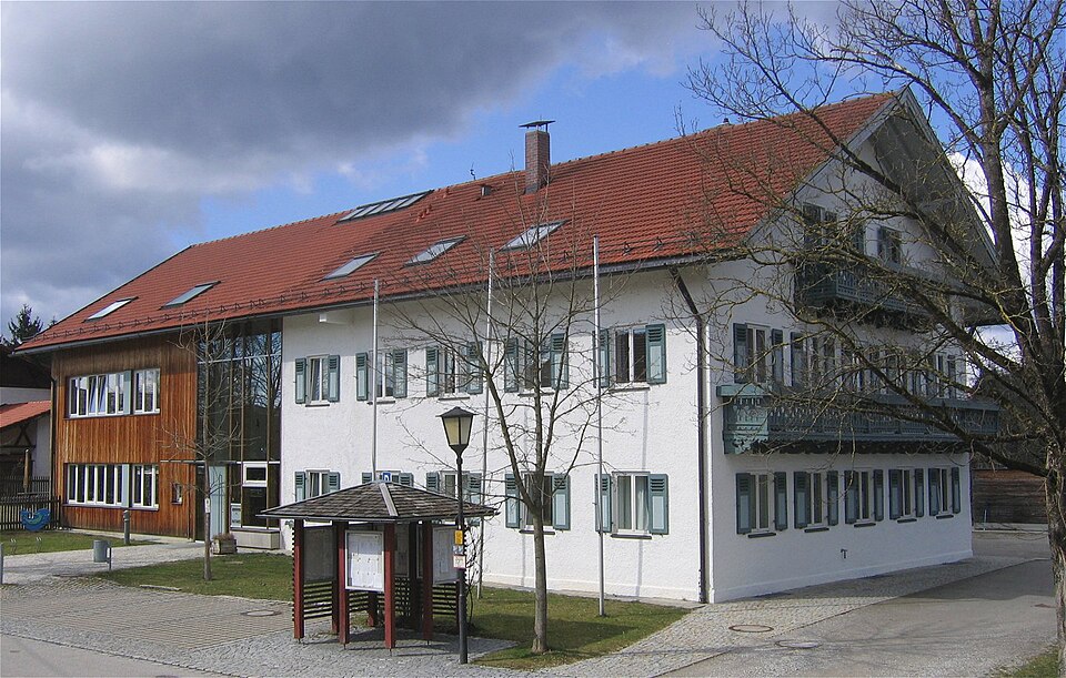 Fenster-Gurus in Baierbrunn – Ansicht von Baierbrunn (Foto: Rufus46) Fenster-Gurus in Baierbrunn – Ansicht von Baierbrunn