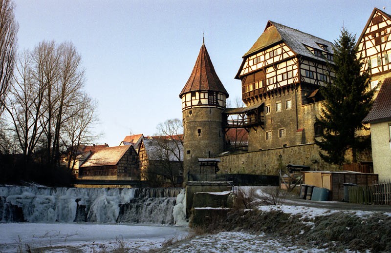 Fenster-Fachbetriebe in Balingen: Zollernschloss – Foto: Wikimedia-Autor Fenster-Fachbetriebe in Balingen: Zollernschloss