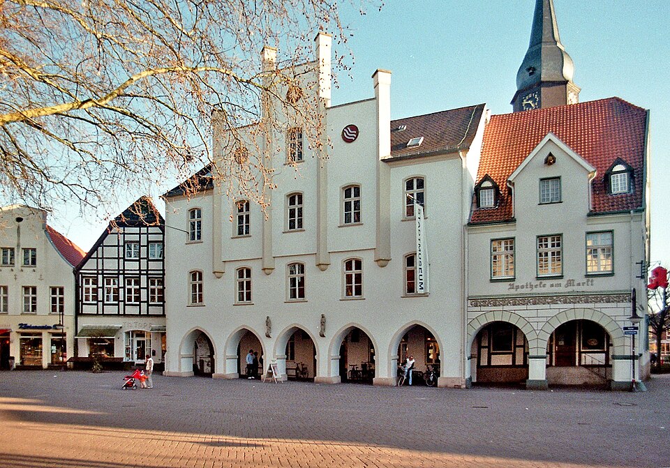 Fenster-Fachbetriebe in Beckum: Rathaus