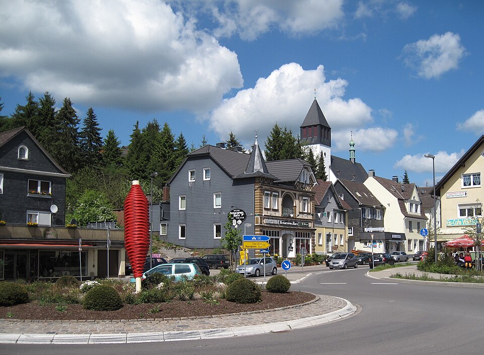 Fenster-Fachbetriebe in Bergneustadt: Stadtansicht – Foto: Asio otus Fenster-Fachbetriebe in Bergneustadt: Stadtansicht