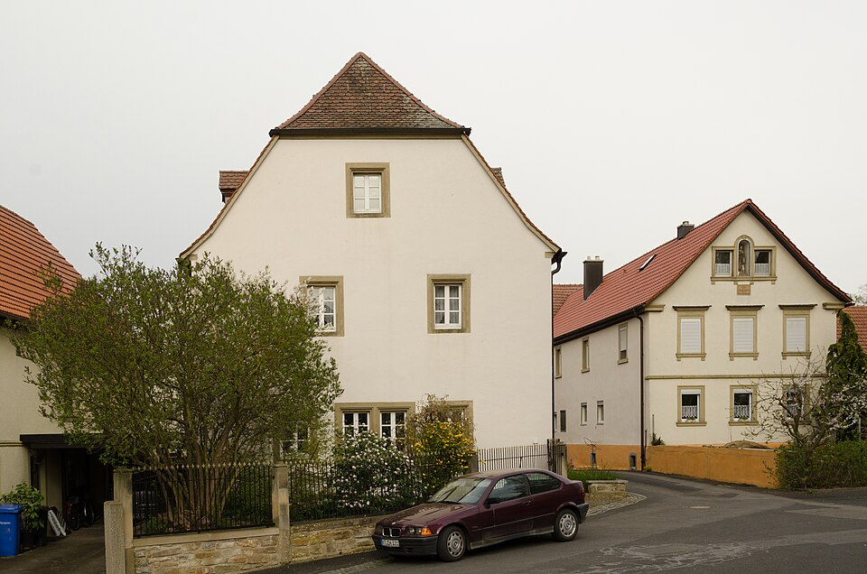 Fenster-Gurus in Bergtheim – Ansicht von Bergtheim (Foto: Tilman2007) Fenster-Gurus in Bergtheim – Ansicht von Bergtheim