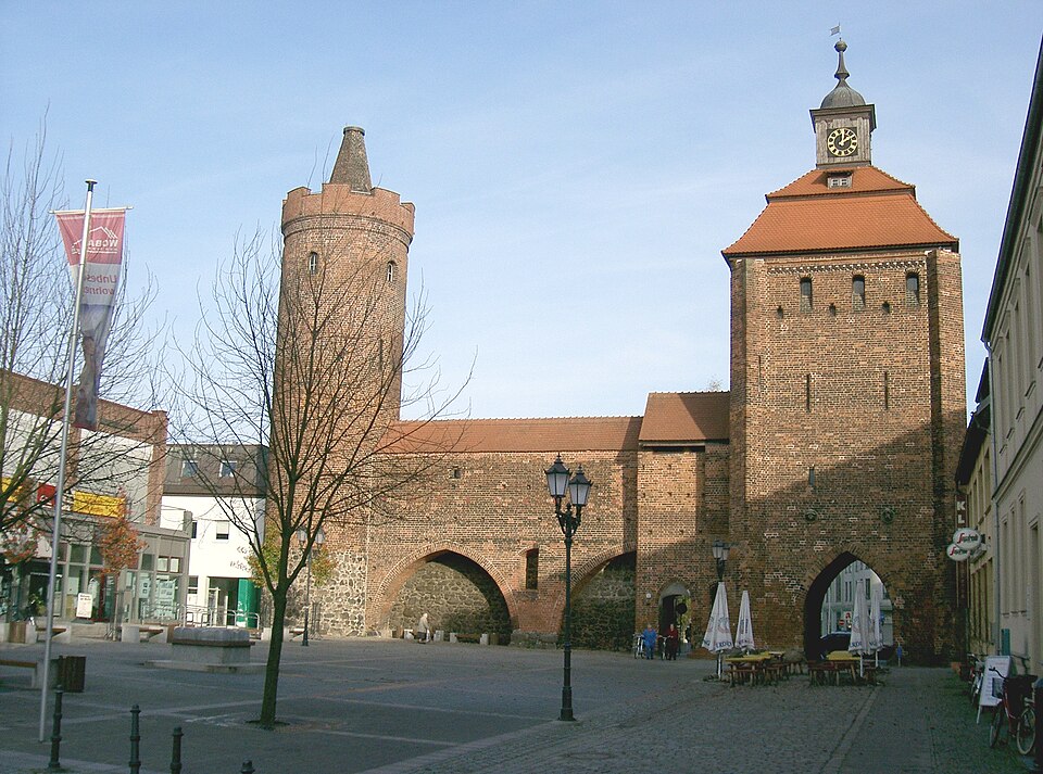 Fenster-Fachbetriebe in Bernau bei Berlin: Steintor und Hungerturm – Foto: User:Dabbelju Fenster-Fachbetriebe in Bernau bei Berlin: Steintor und Hungerturm