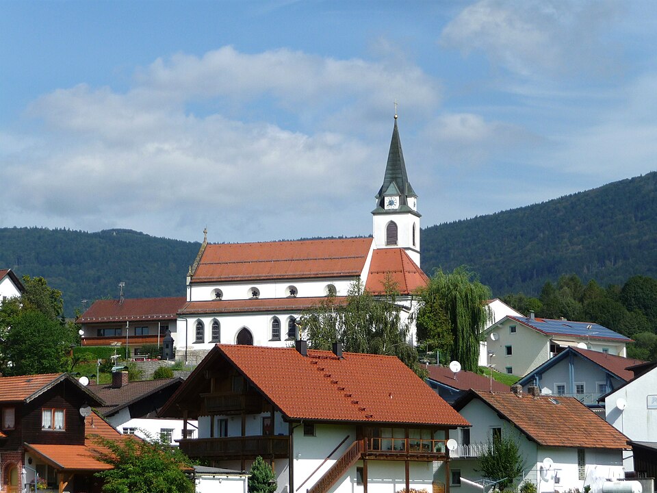 Fenster-Gurus in Bernried – Kirche (Foto: Konrad Lackerbeck) Kirche in Bernried – Fenster-Gurus vermittelt Fachbetriebe in Bernried