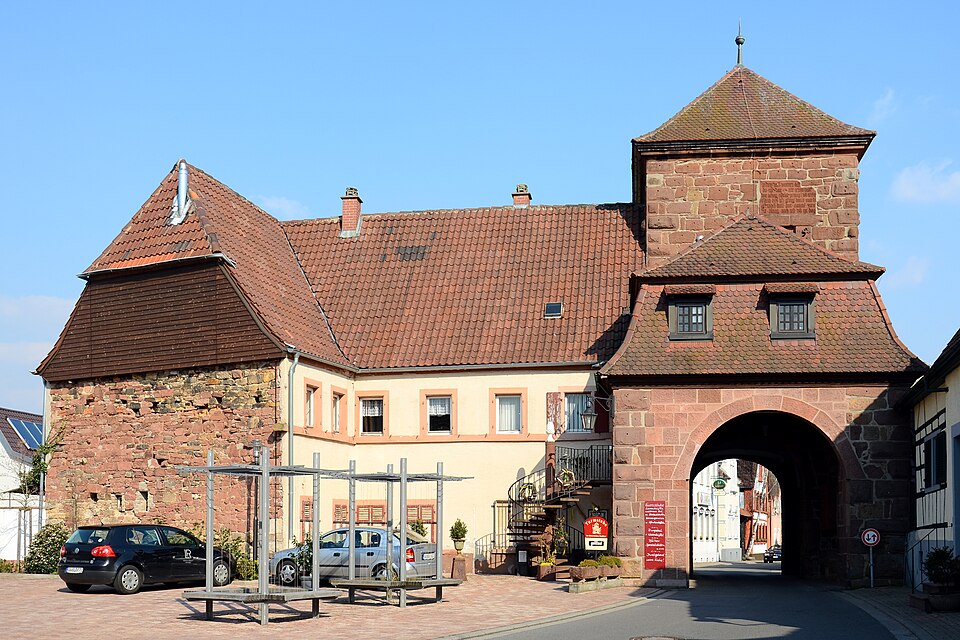 Fenster-Gurus in Billigheim-Ingenheim – Ansicht von Billigheim-Ingenheim (Foto: BlueBreezeWiki) Fenster-Gurus in Billigheim-Ingenheim – Ansicht von Billigheim-Ingenheim