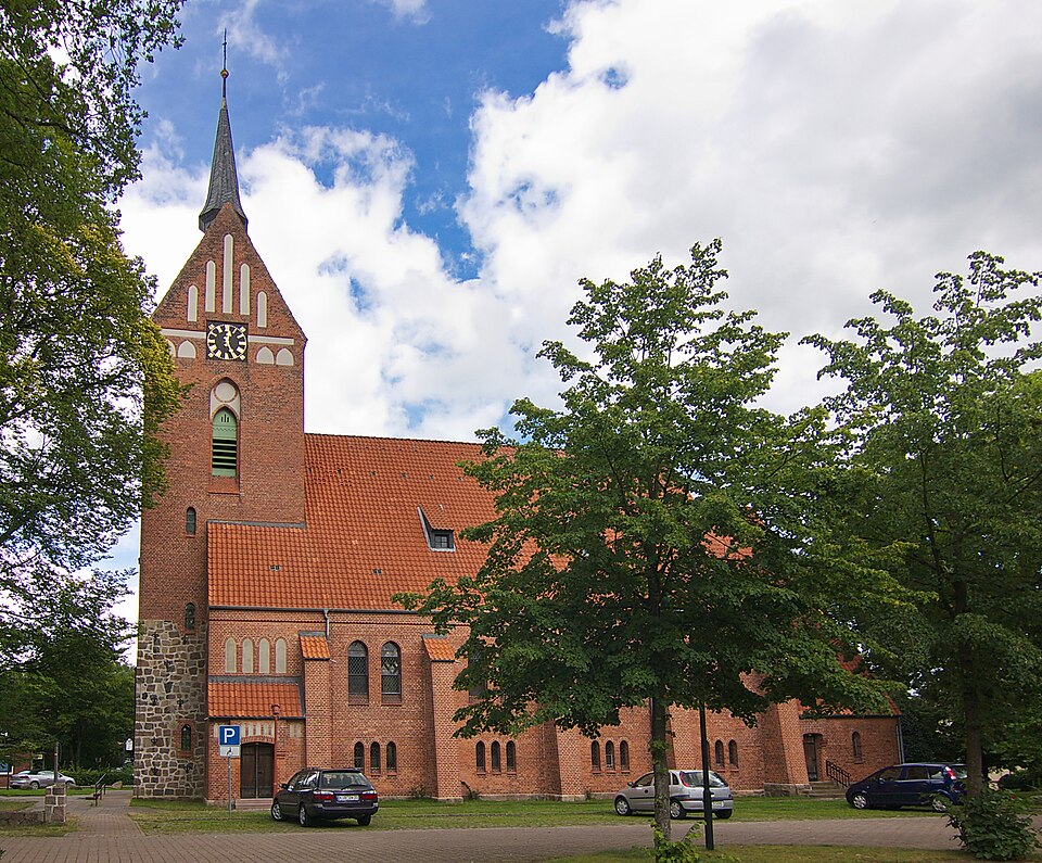 Fenster-Fachbetriebe in Bispingen: St.Antonius-Kirche – Foto: losch Fenster-Fachbetriebe in Bispingen: St.Antonius-Kirche
