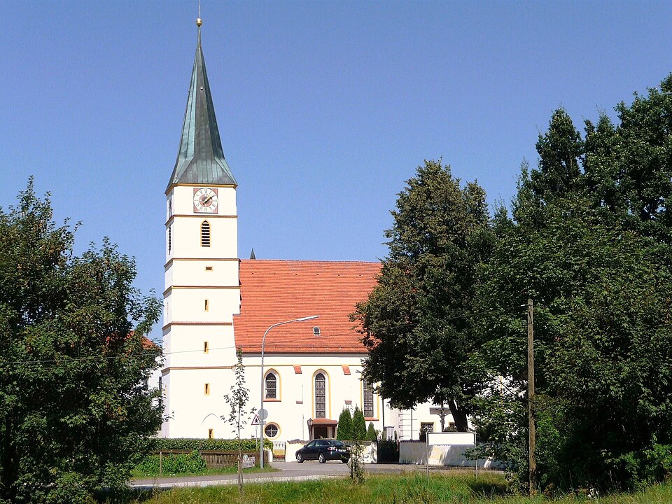 Fenster-Fachbetriebe in Bodenkirchen: Pfarrkirche – Foto: Konrad Lackerbeck Fenster-Fachbetriebe in Bodenkirchen: Pfarrkirche