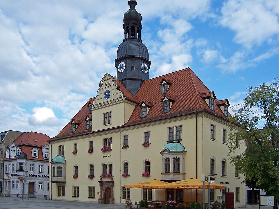 Fenster-Fachbetriebe in Borna: Bornaer Rathaus – Foto: Ronnsen Fenster-Fachbetriebe in Borna: Bornaer Rathaus