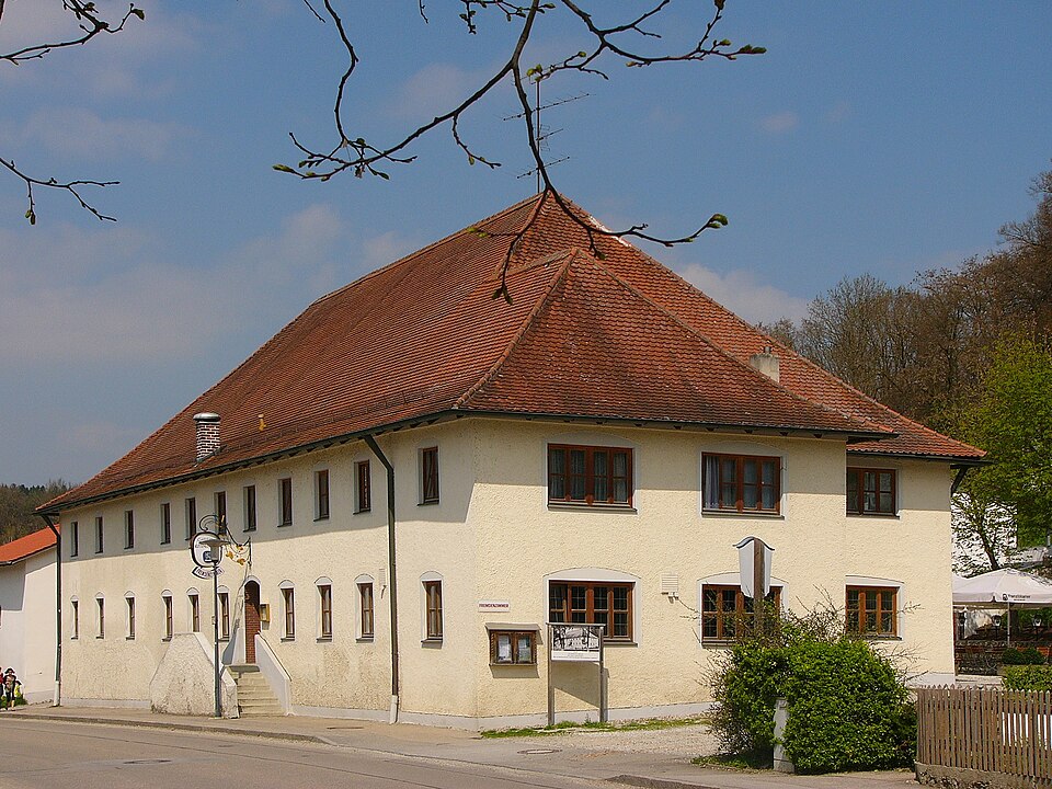 Hauptstraße in Buch a. Erlbach – Fenster-Gurus vermittelt Fachbetriebe in Buch a. Erlbach