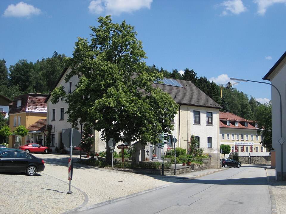 Marktplatz in Büchlberg – Fenster-Gurus vermittelt Fachbetriebe in Büchlberg