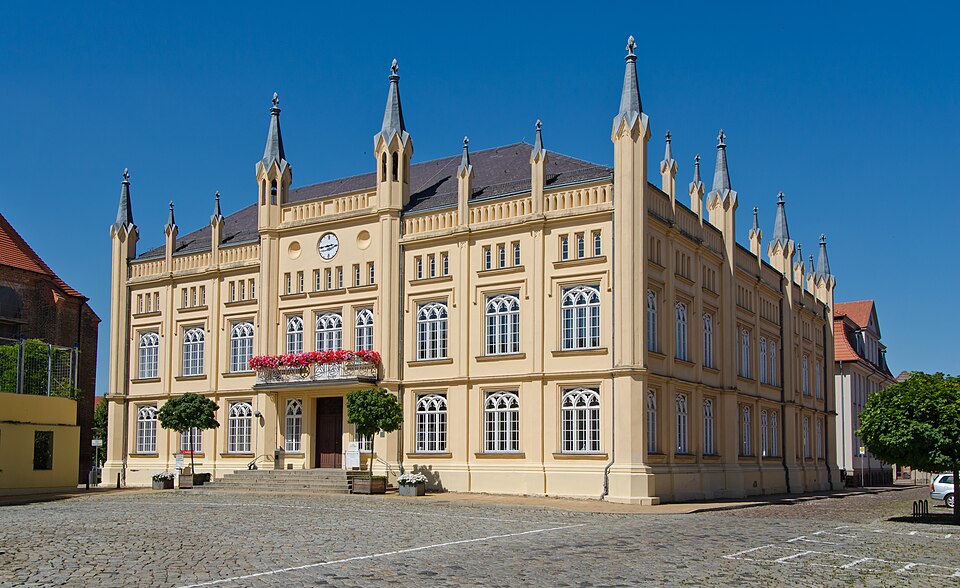 Fenster-Fachbetriebe in Bützow: Markt Rathaus