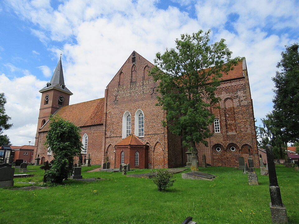 Fenster-Fachbetriebe in Bunde: Sankt Martinskirche