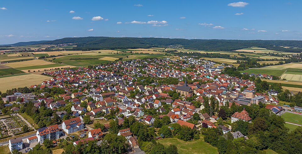 Luftbild in Buttenheim – Fenster-Gurus vermittelt Fachbetriebe in Buttenheim