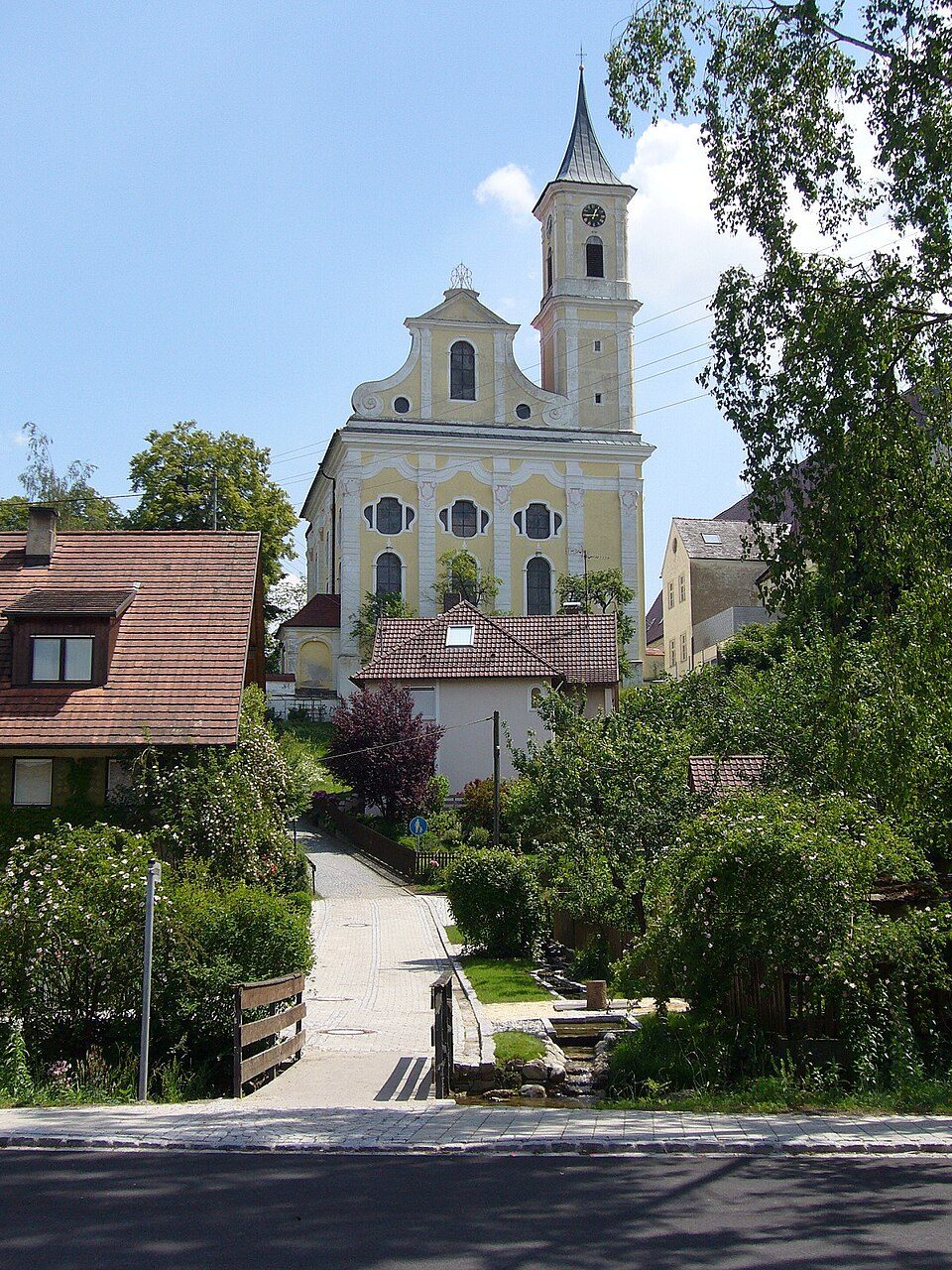 Pfarrkirche in Buxheim – Fenster-Gurus vermittelt Fachbetriebe in Buxheim