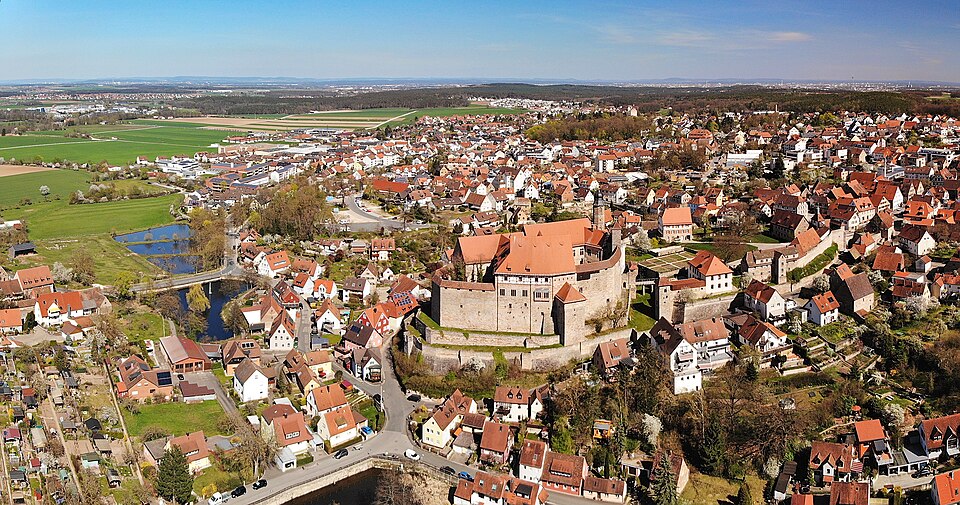 Fenster-Fachbetriebe in Cadolzburg: Ortskern Panorama
