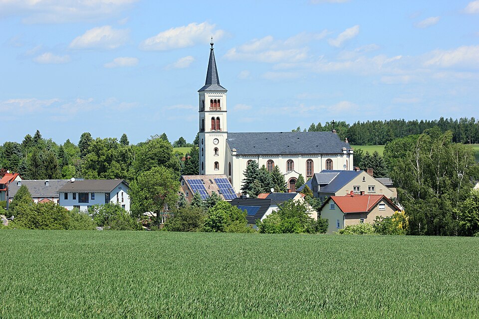 Fenster-Fachbetriebe in Callenberg: Kirche – Foto: Kora27 Fenster-Fachbetriebe in Callenberg: Kirche