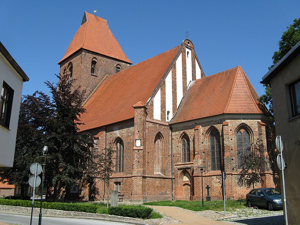 Kirche in Crivitz – Fenster-Gurus vermittelt Fachbetriebe in Crivitz