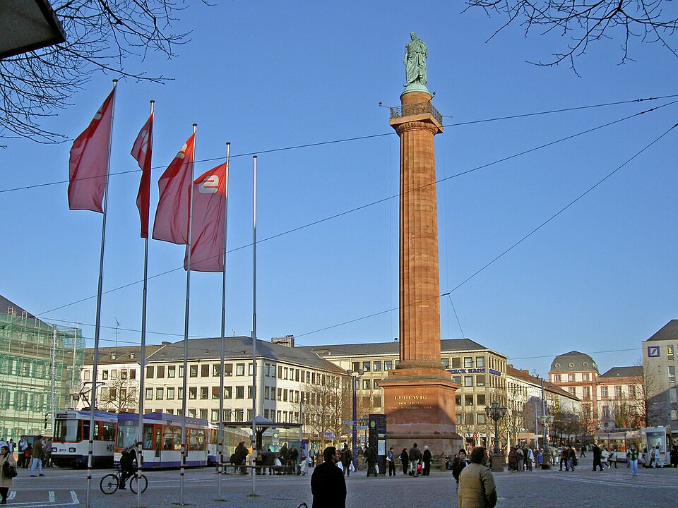 Fenster-Fachbetriebe in Darmstadt: Luisenplatz – Foto: Heidas Fenster-Fachbetriebe in Darmstadt: Luisenplatz