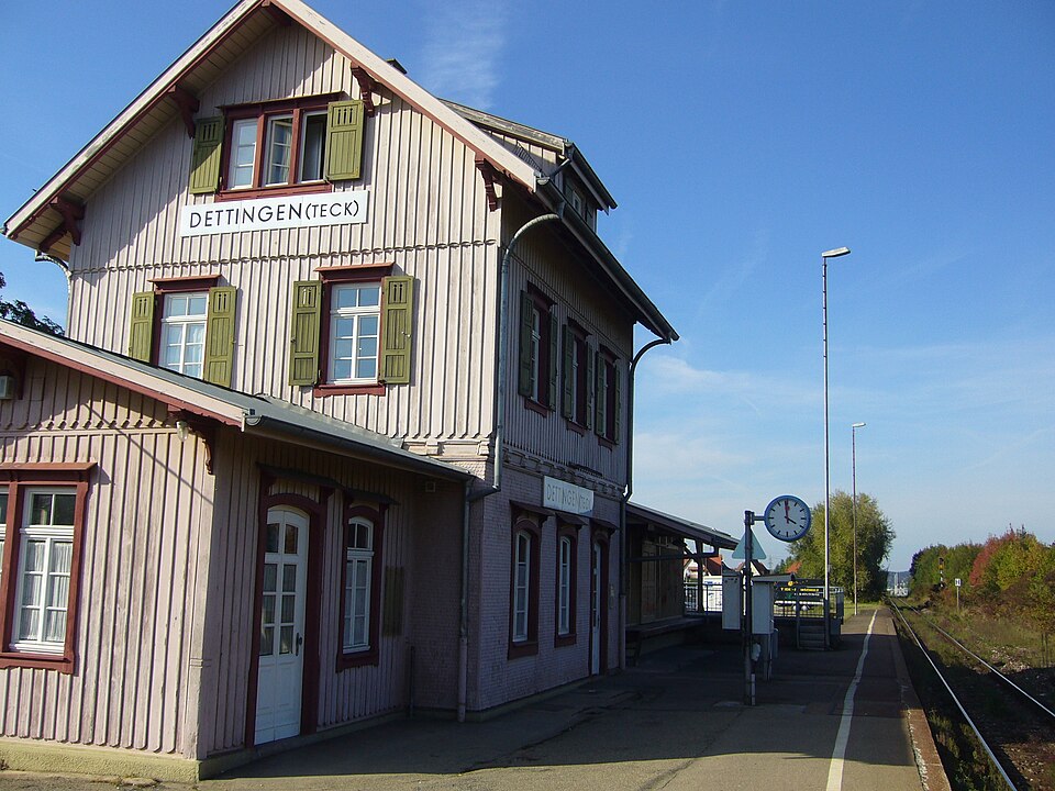 Fenster-Fachbetriebe in Dettingen unter Teck: Teck Bahnhof