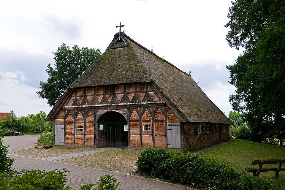 Fenster-Gurus in Deutsch Evern – Martinuskirche (Foto: Torsten Bätge) Martinuskirche in Deutsch Evern – Fenster-Gurus vermittelt Fachbetriebe in Deutsch Evern