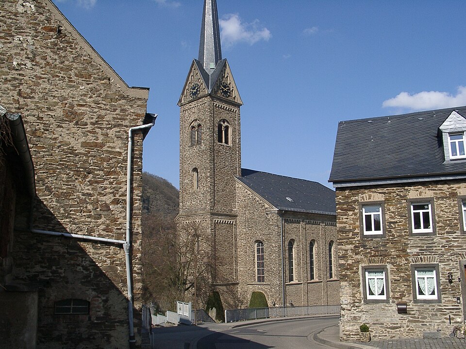 Kirche in Dieblich – Fenster-Gurus vermittelt Fachbetriebe in Dieblich