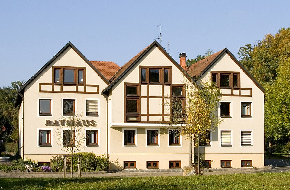 Fenster-Fachbetriebe in Dittelbrunn: Rathaus