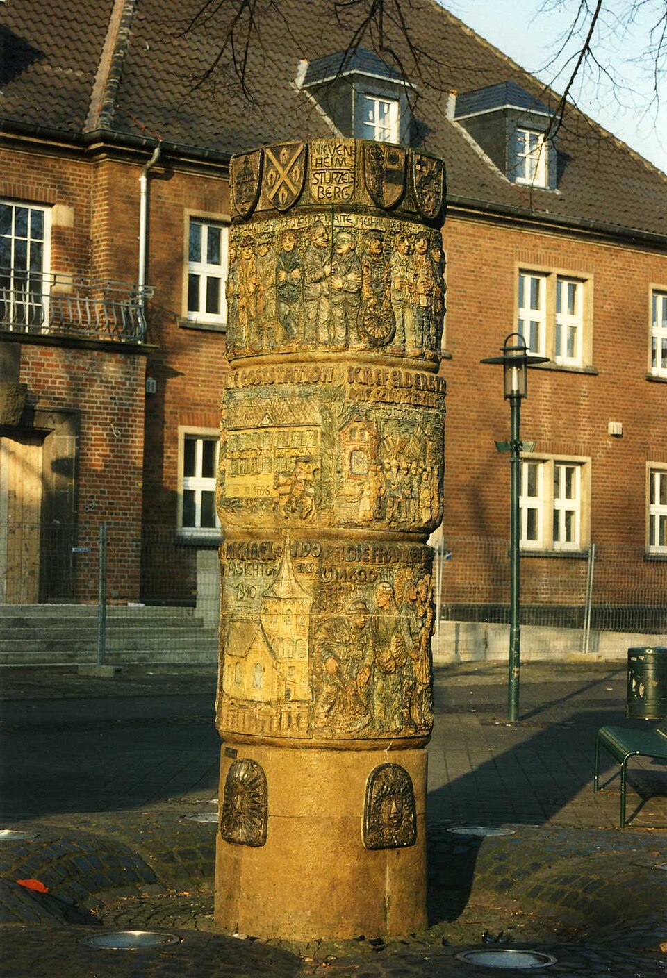 Fenster-Fachbetriebe in Dormagen: Rathausbrunnen