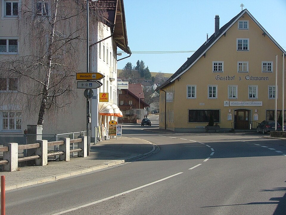 Fenster-Fachbetriebe in Durach: Gasthaus – Foto: Richard Mayer Fenster-Fachbetriebe in Durach: Gasthaus