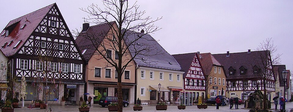 Fenster-Fachbetriebe in Ebermannstadt: Marktplatz – Foto: Immanuel Giel Fenster-Fachbetriebe in Ebermannstadt: Marktplatz