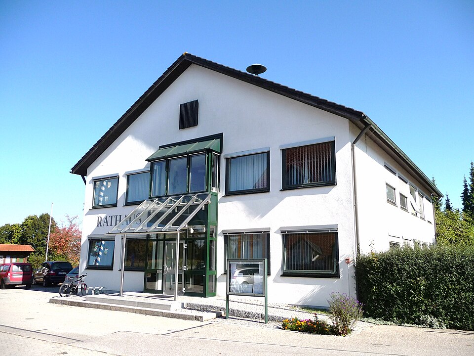 Rathaus in Eching – Fenster-Gurus vermittelt Fachbetriebe in Eching