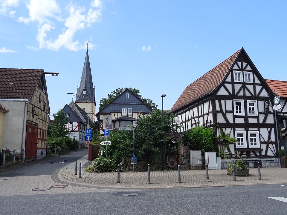Fenster-Fachbetriebe in Echzell: Evangelische Kirche – Foto: Cherubino Fenster-Fachbetriebe in Echzell: Evangelische Kirche