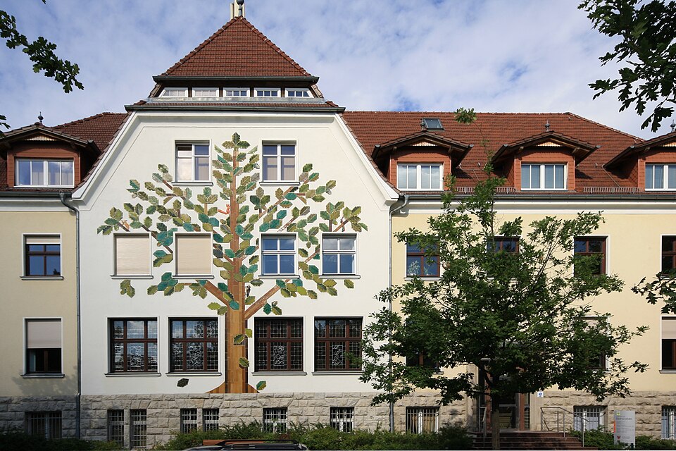 Fenster-Fachbetriebe in Eichwalde: Rathaus – Foto: Kuli Fenster-Fachbetriebe in Eichwalde: Rathaus
