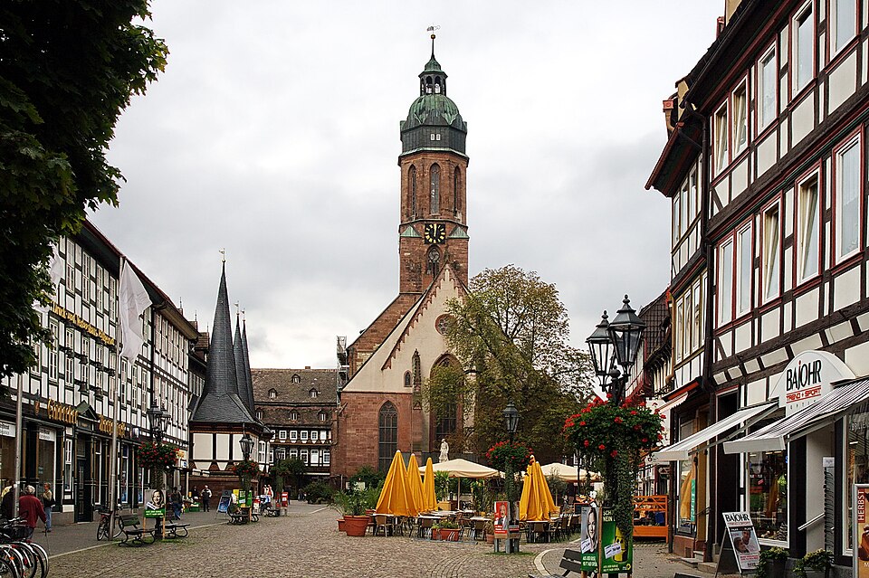 Fenster-Fachbetriebe in Einbeck: Marktplatz – Foto: losch Fenster-Fachbetriebe in Einbeck: Marktplatz