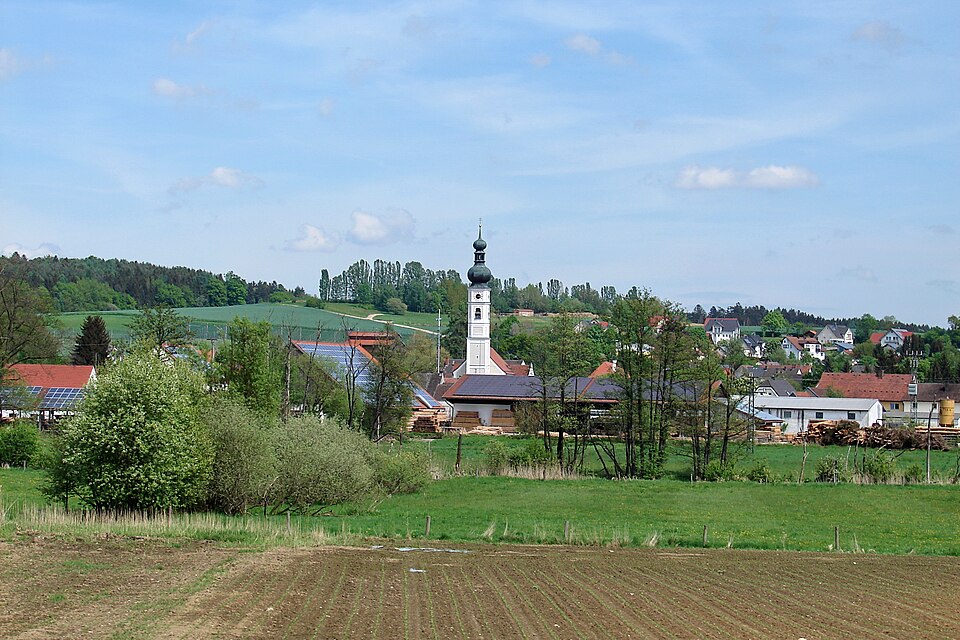 Fenster-Gurus in Elsendorf – Ortsansicht (Foto: H. Helmlechner) Ortsansicht in Elsendorf – Fenster-Gurus vermittelt Fachbetriebe in Elsendorf