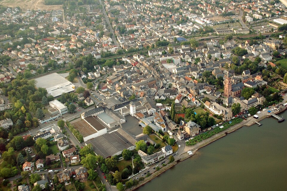 Fenster-Fachbetriebe in Eltville: Stadtansicht – Foto: Fritz Geller-Grimm Fenster-Fachbetriebe in Eltville: Stadtansicht