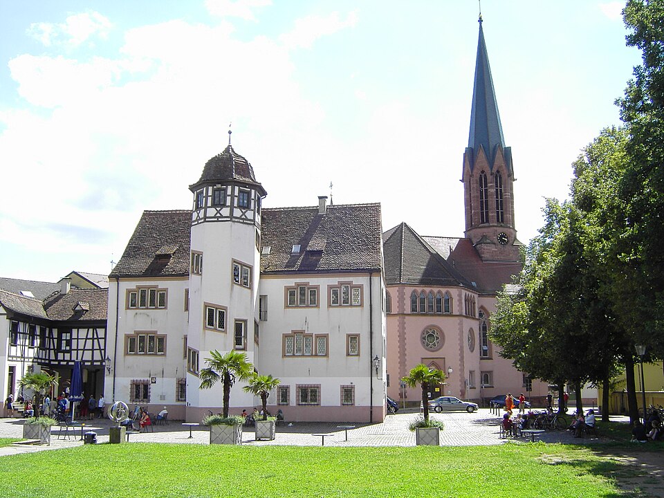 Fenster-Fachbetriebe in Emmendingen: Schlossplatz mit ev Kirche