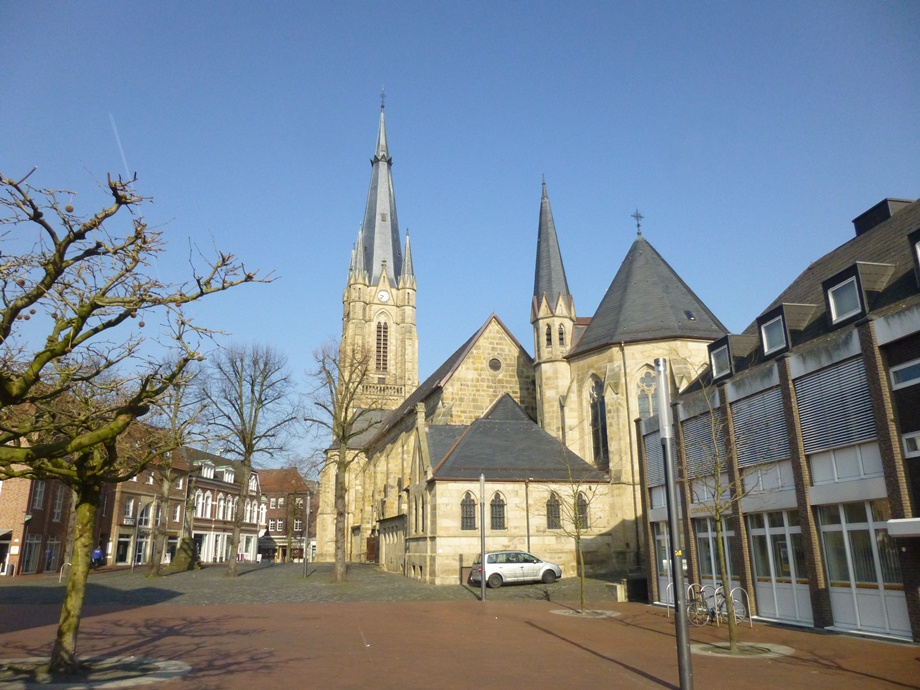 Fenster-Fachbetriebe in Emsdetten: St. Pankratius Kirche – Foto: Wolfnoah Fenster-Fachbetriebe in Emsdetten: St. Pankratius Kirche