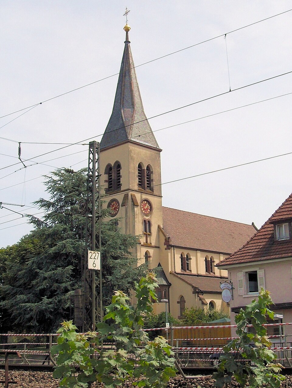 Kirche in Eschbach – Fenster-Gurus vermittelt Fachbetriebe in Eschbach