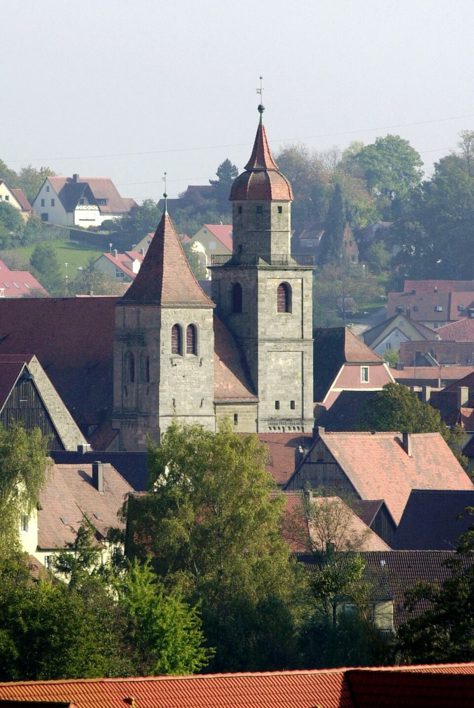 Fenster-Fachbetriebe in Feuchtwangen: Stiftskirche – Foto: GreyHound Fenster-Fachbetriebe in Feuchtwangen: Stiftskirche