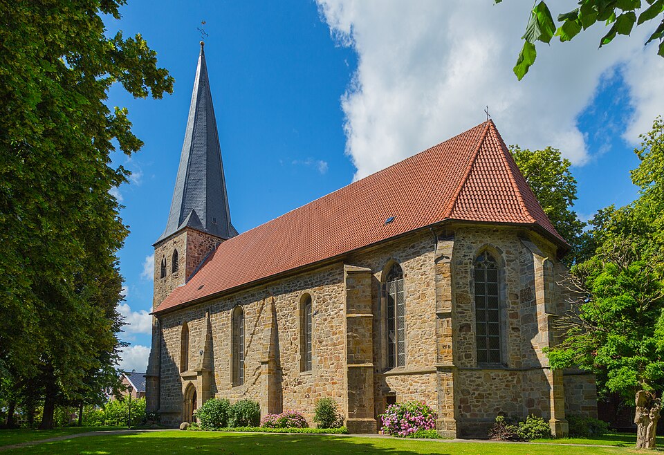 Fenster-Fachbetriebe in Freren: Evangelisch Reformierte Kirche – Foto: Jan-Herm Janßen Fenster-Fachbetriebe in Freren: Evangelisch Reformierte Kirche