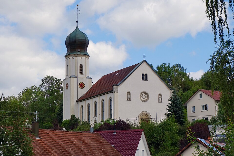 Fenster-Gurus in Frittlingen – Kirche (Foto: Tragopogon) Kirche in Frittlingen – Fenster-Gurus vermittelt Fachbetriebe in Frittlingen